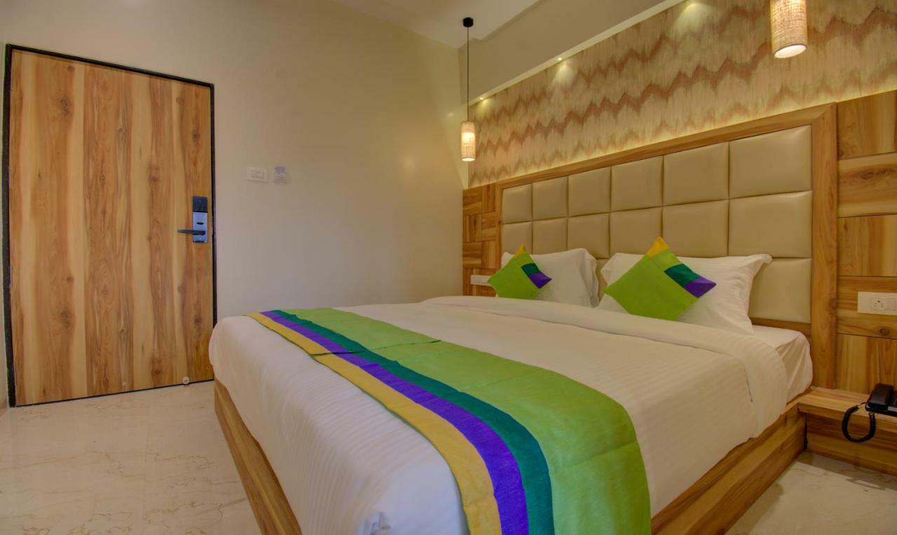 סוראט Hotel Amisha International מראה חיצוני תמונה