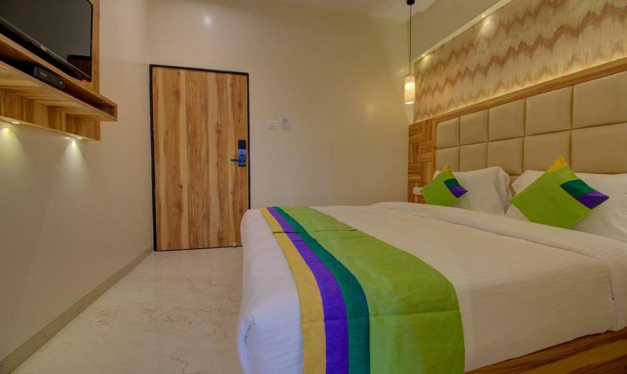 סוראט Hotel Amisha International מראה חיצוני תמונה