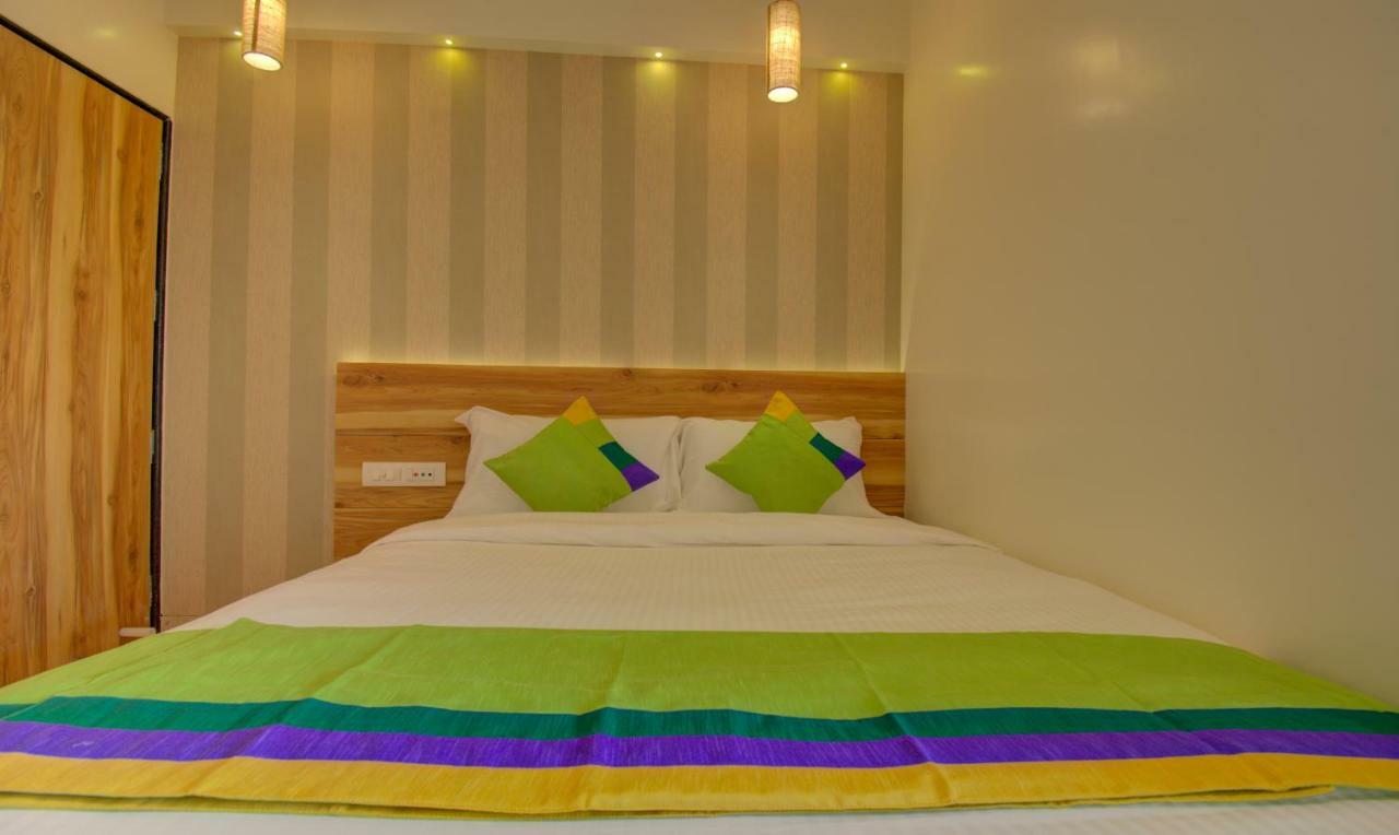 סוראט Hotel Amisha International מראה חיצוני תמונה