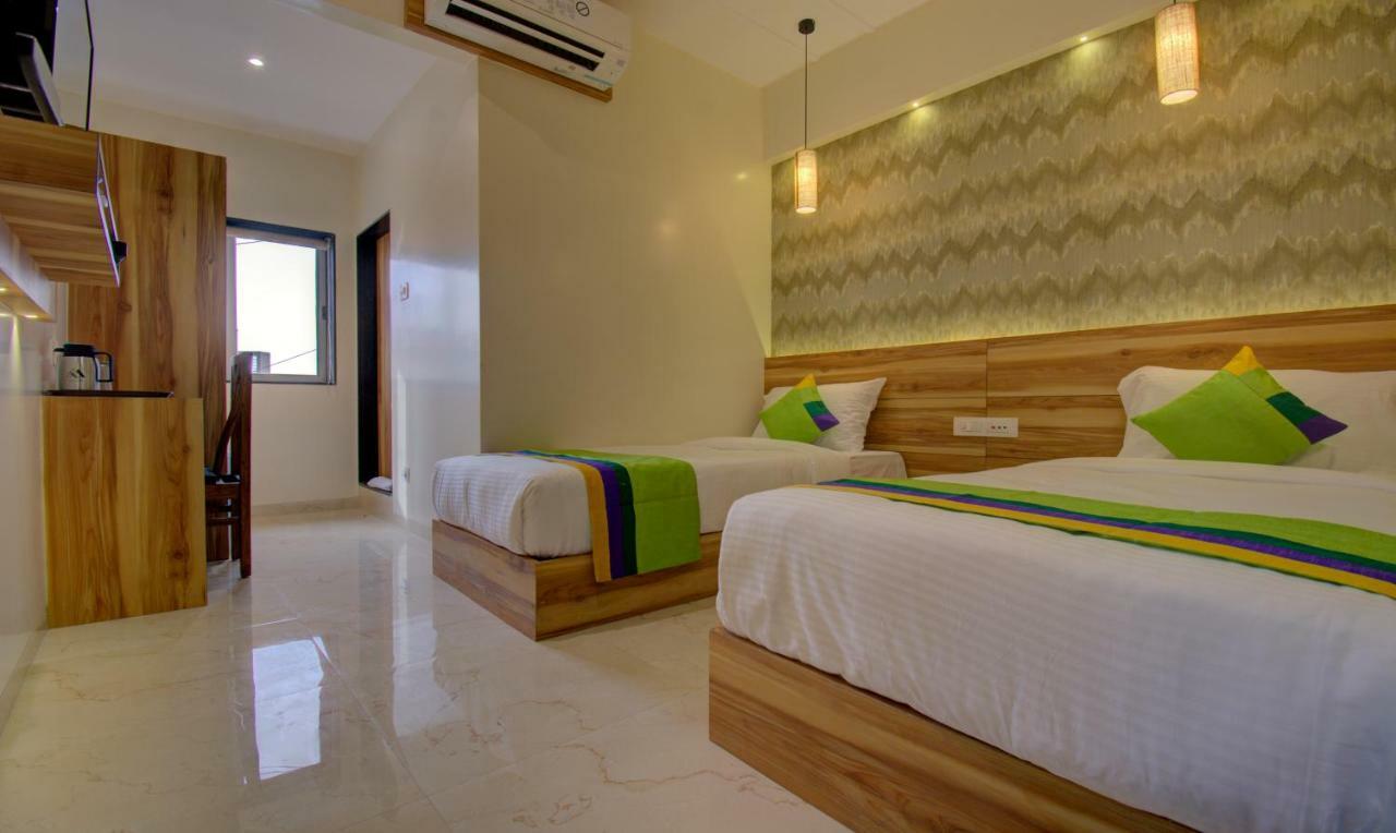 סוראט Hotel Amisha International מראה חיצוני תמונה