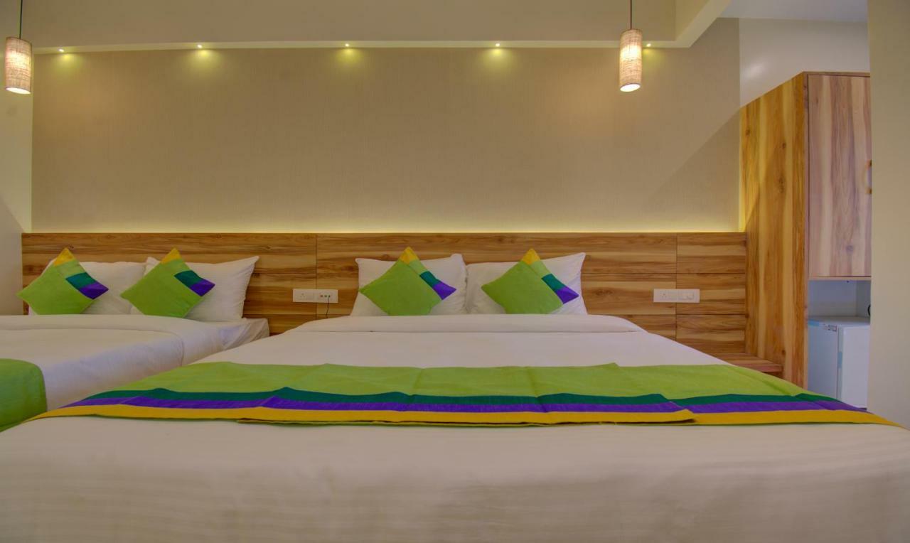 סוראט Hotel Amisha International מראה חיצוני תמונה