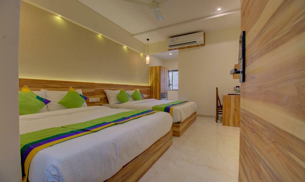 סוראט Hotel Amisha International מראה חיצוני תמונה